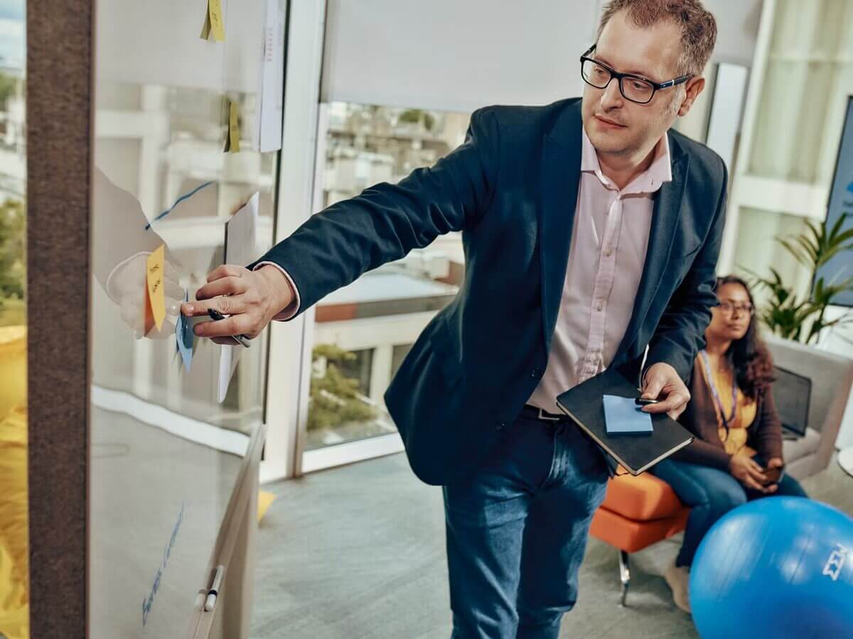 Accelerare un ecosistema dinamico creato per l’AI, la crescita e il successo dei partner